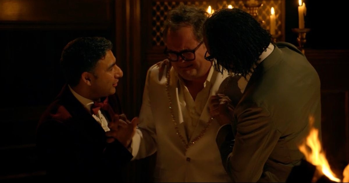 Alan Carr afferma che la bugia dei Celebrity Traitors lo ha "fatto a pezzi" mentre singhiozza per la vittoria