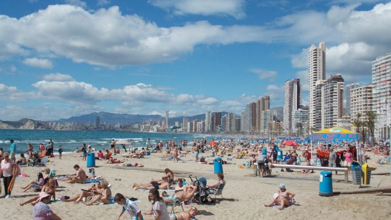 La Spagna è stata eletta dagli inglesi come migliore destinazione turistica ai Sun Travel Awards 2025: "Ha città di fama mondiale".