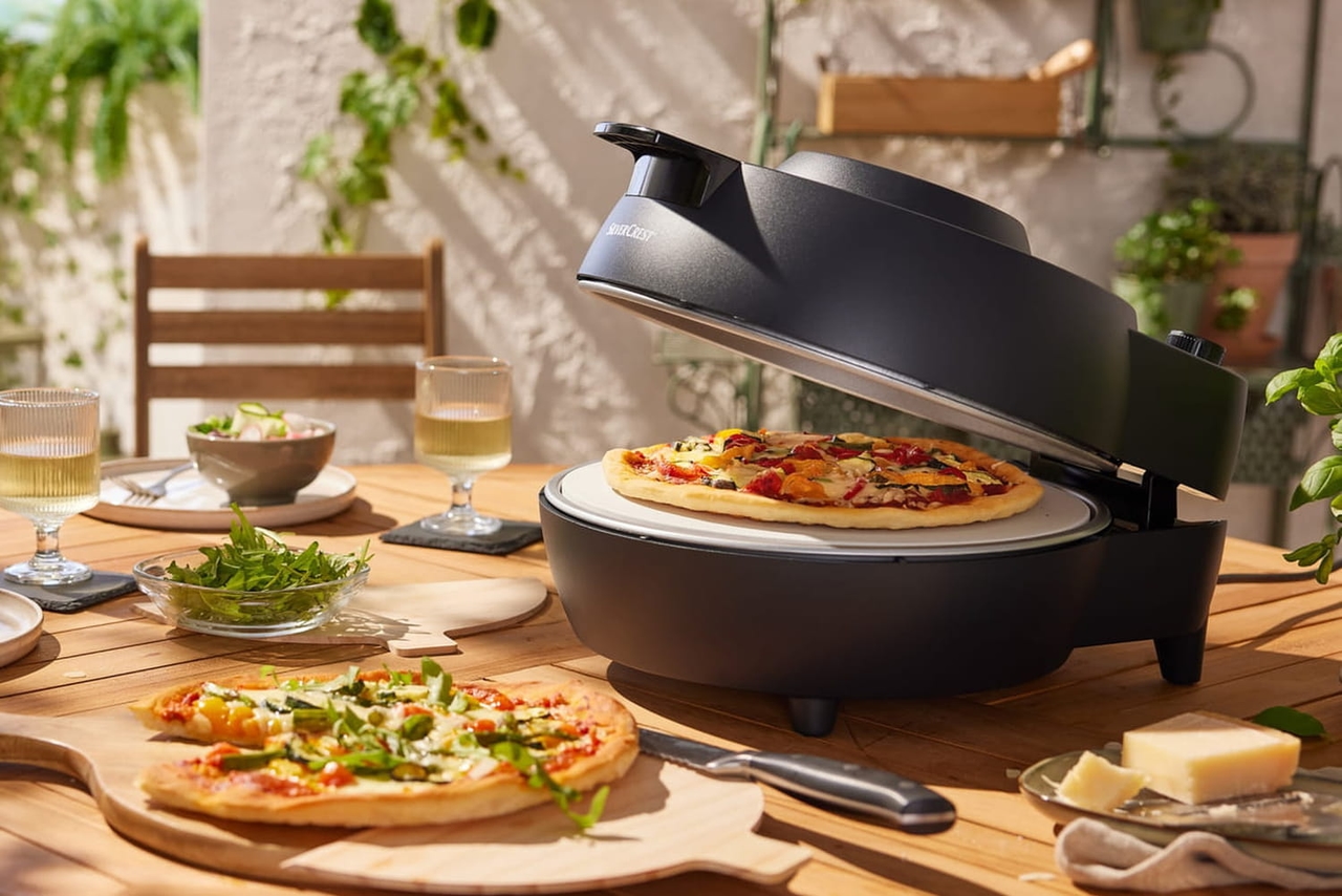 Ya no tendrás que pedir tus pizzas online: Lidl ofrece una máquina que las prepara en solo cuatro minutos.