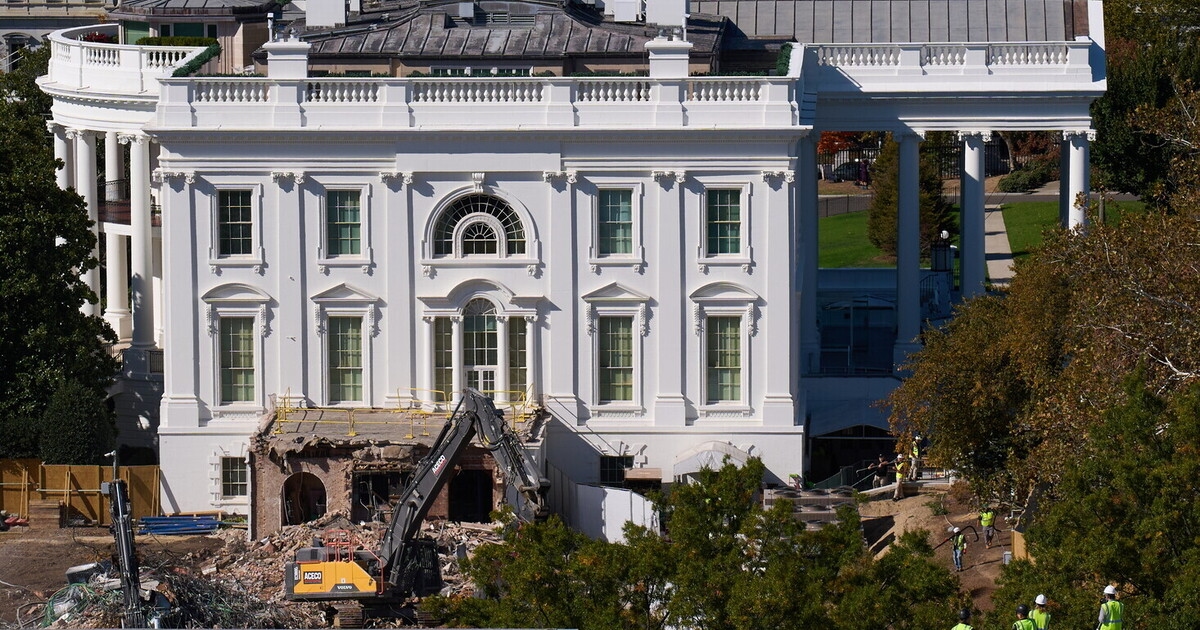 De As van de Kitsch. Autocraten verenigd in de Internationale van de Slechte Smaak.