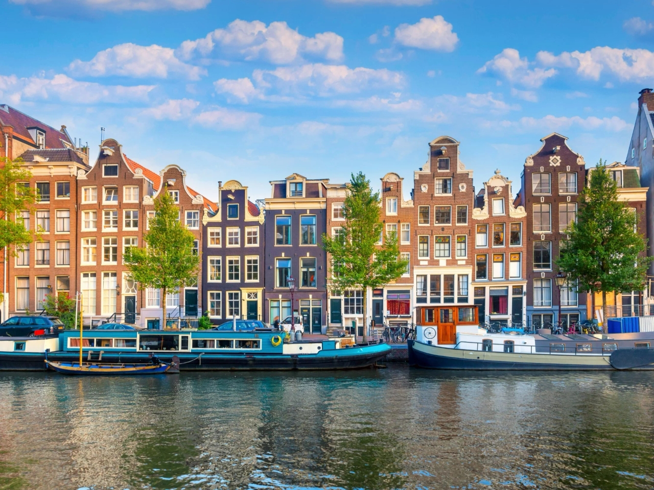 É o país mais seguro para turistas. Supera a Áustria e a Islândia.