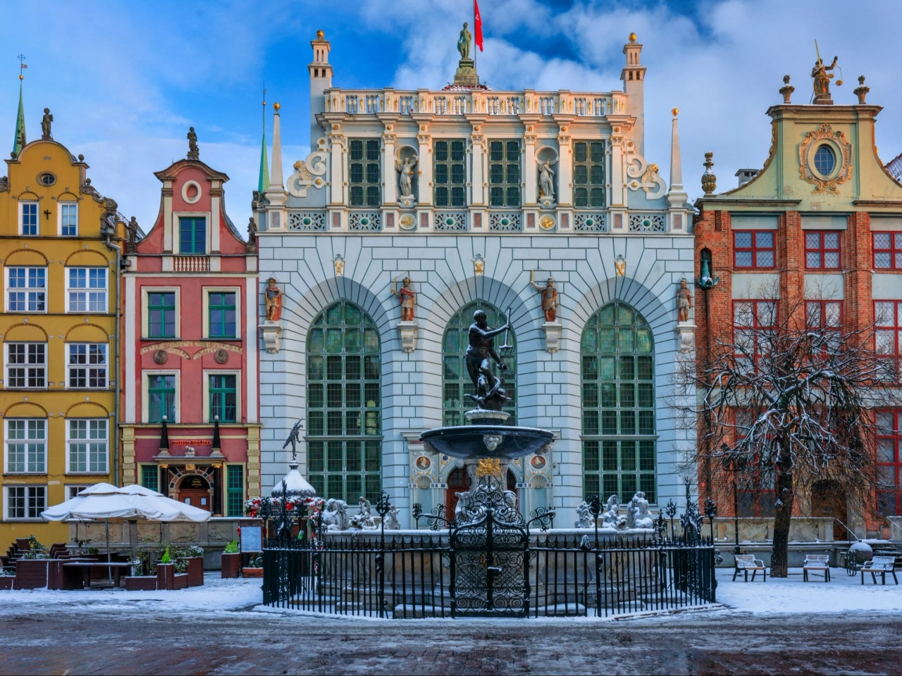 Os poloneses escolheram a cidade para um fim de semana prolongado. Os quartos de hotel estão se esgotando.