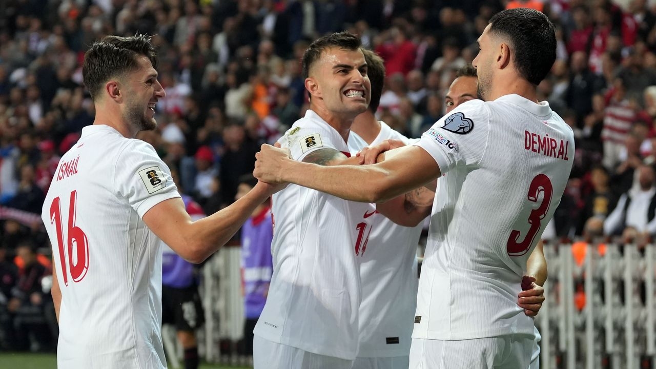 A Seleção Turca jogou sua primeira partida no Estádio Kocaeli