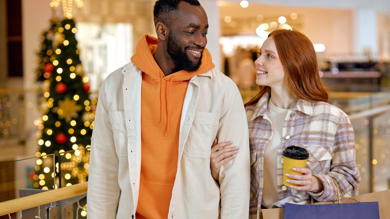 Kleinunternehmen bereiten sich auf den Weihnachtsansturm vor, da der Verkaufsdruck zunimmt.