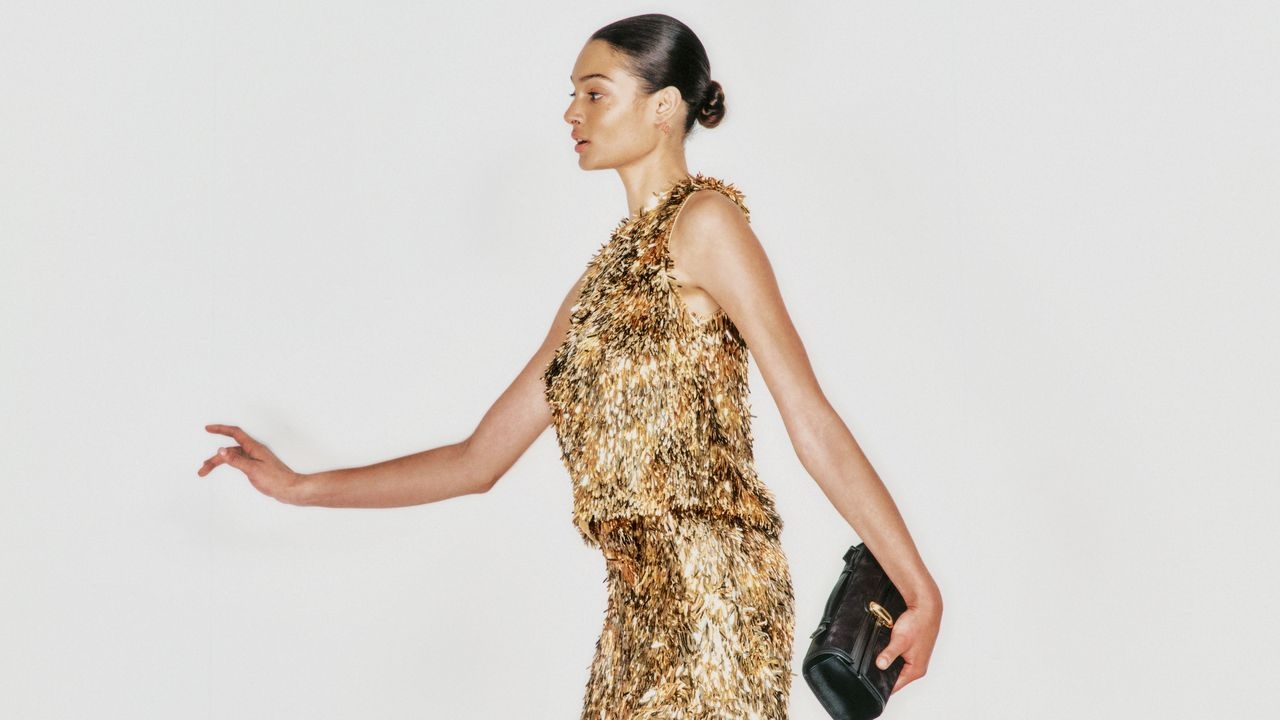 Elbiseler yerine: Bu iki parçalı kıyafetler ve takımlar, yılbaşı sezonunda yeniden moda.