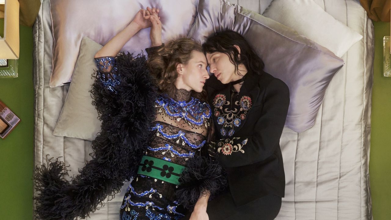 Anne Imhof ve Devon Teuscher: Özel hayatları Valentino'nun yeni kampanyasından neden bu kadar farklı değil?