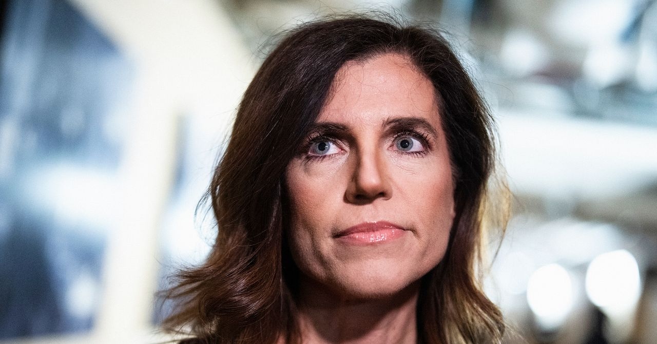 Nancy Mace insulta y reprende a policías confundidos durante un altercado en el aeropuerto: Informe policial
