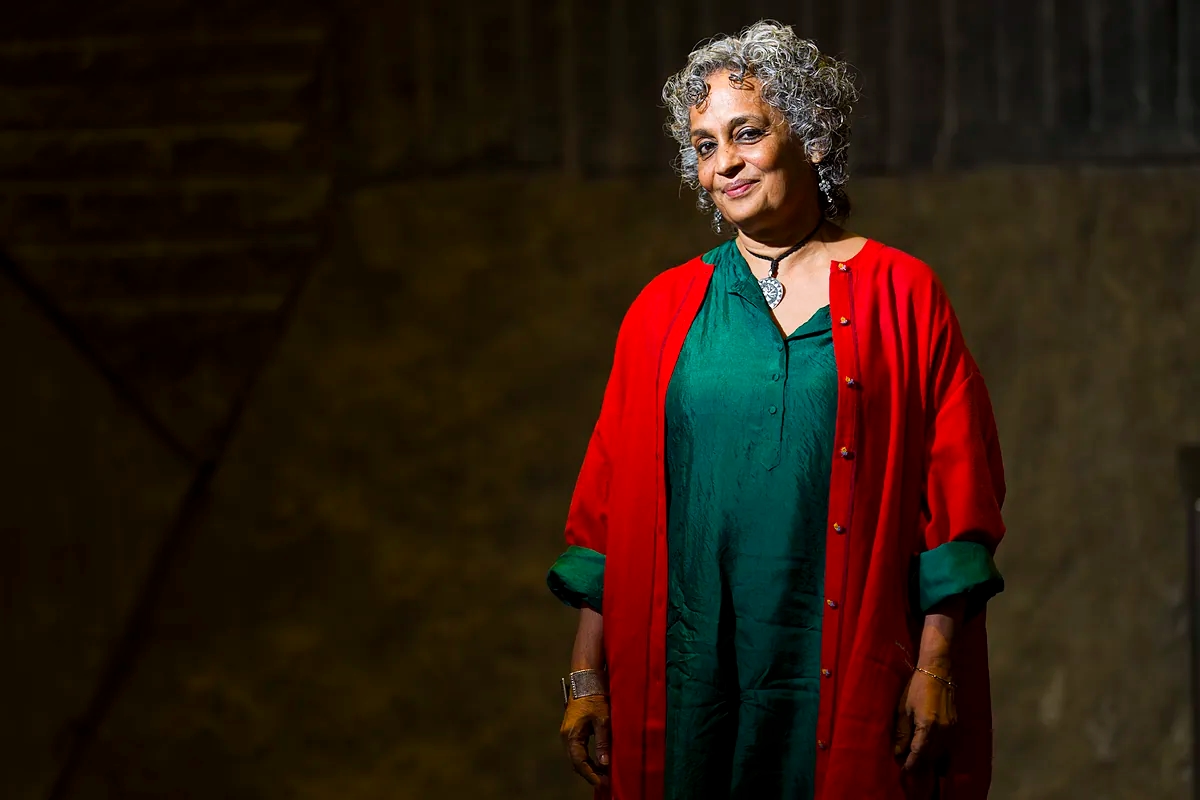 Arundhati Roy: „Kobiety zbyt rzadko określa się mianem gniewnych”.