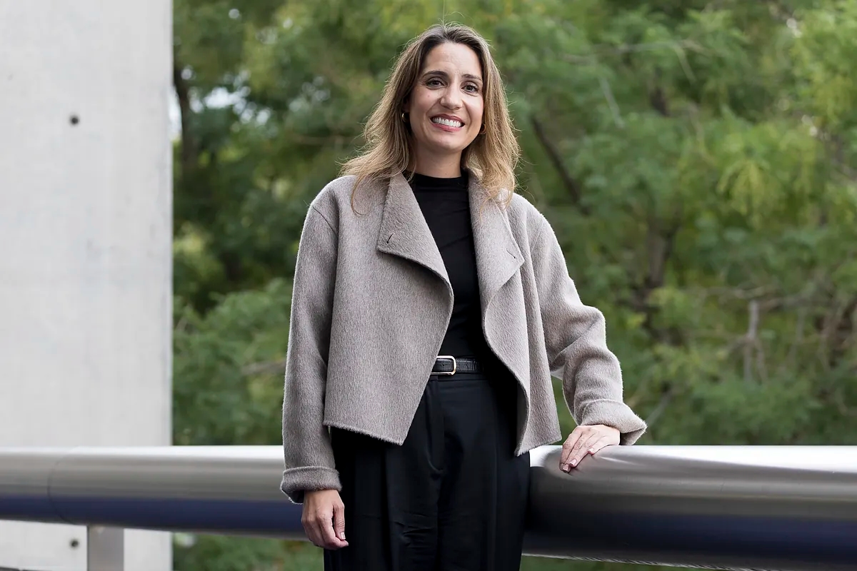 Ángela Banzas, Planeta Prize finalist: "Literature is a tool against horror and sadness."