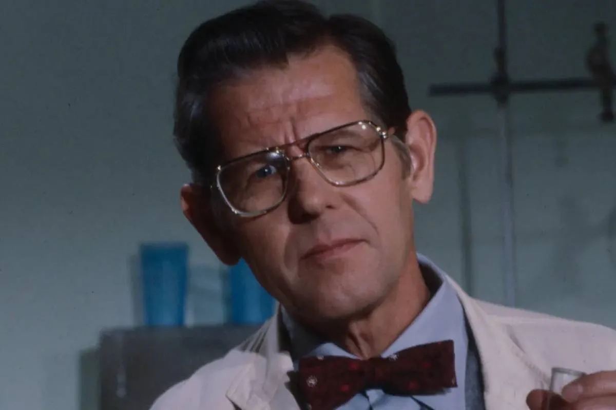 Ed Williams, the scientist from 'The Naked Gun,' dies at 98.