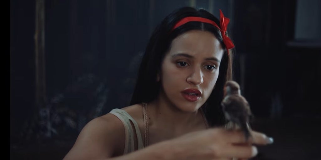 Rosalía collabora con Björk per bandire il pop in "Berghain", il singolo che il grande pubblico non si aspettava.
