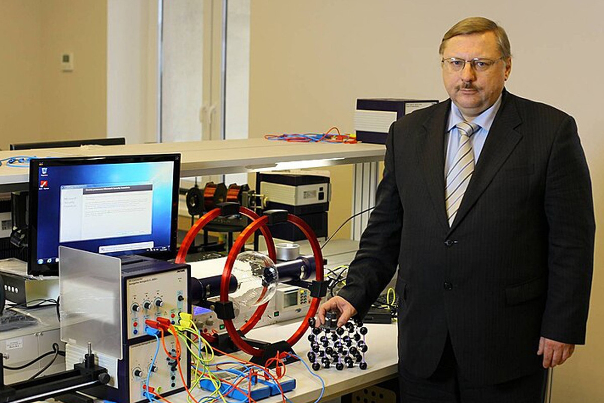 Une antenne gravitationnelle et une plante : des ingénieurs de différentes générations ont partagé leurs rêves