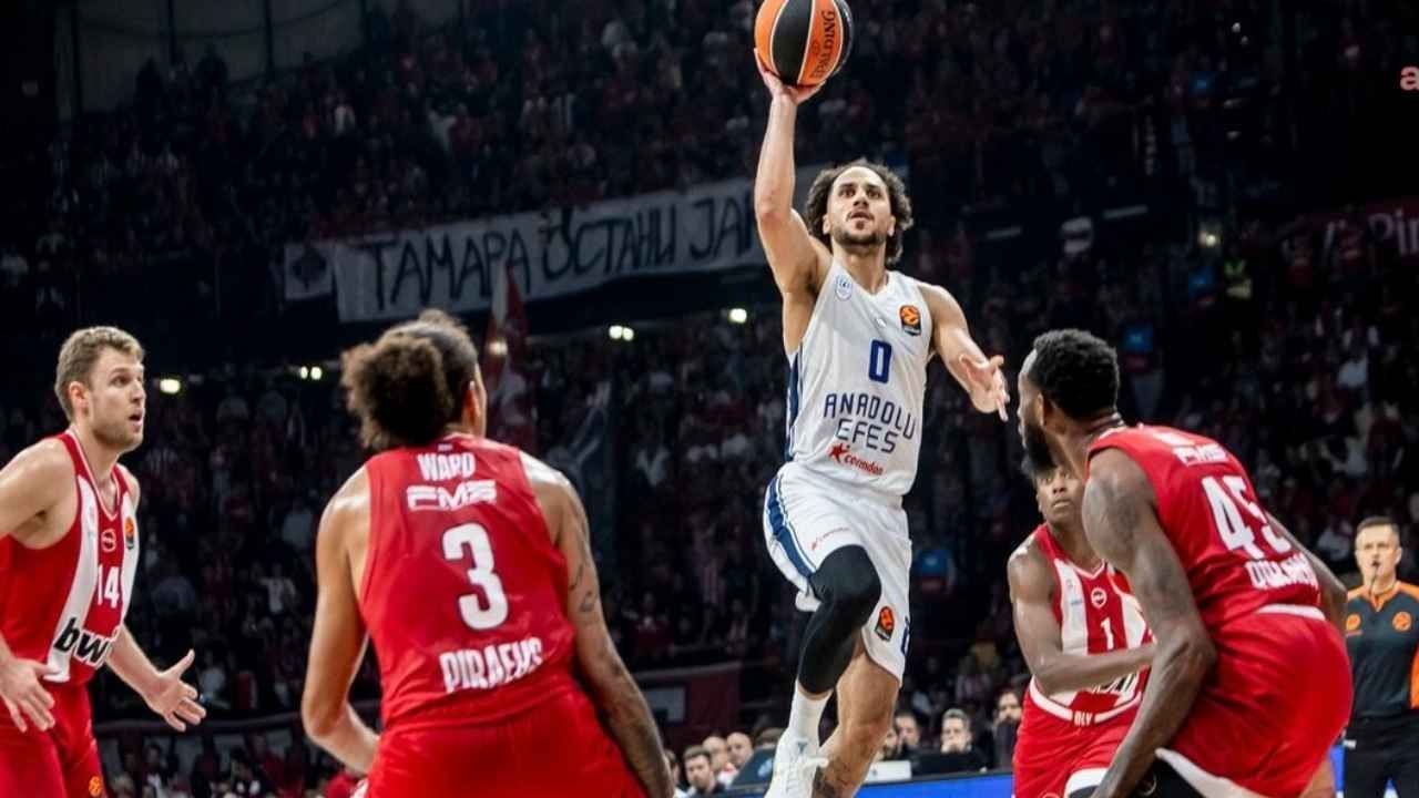 Anadolu Efes defeated Olympiacos in Greece