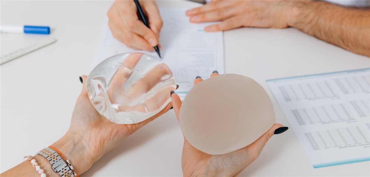 Cardiac imaging: Higher risk of false-positive findings in women with breast implants