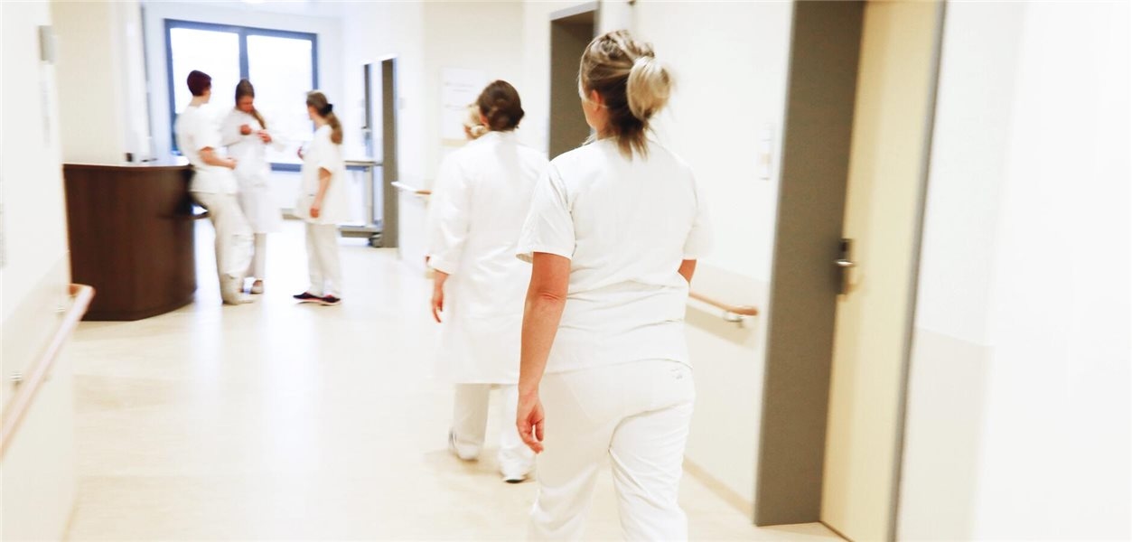 En el futuro, las enfermeras podrán ejercer la medicina de forma independiente.