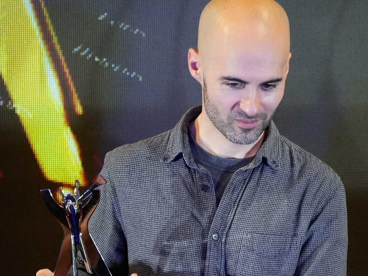 Così inizia il romanzo vincitore del Premio Clarín del romanzo 2025.