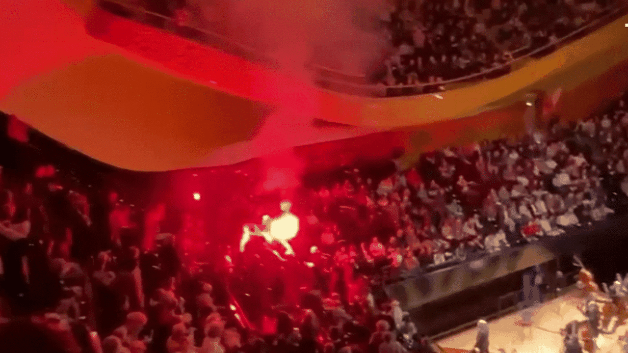 Выступление Израильского филармонического оркестра в Париже было прервано активистами.