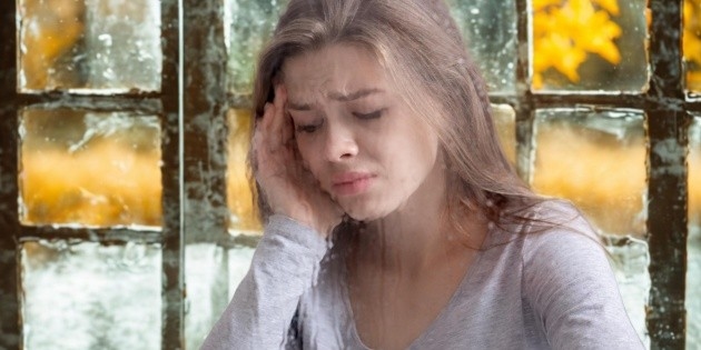 Why do people feel sadder in autumn?