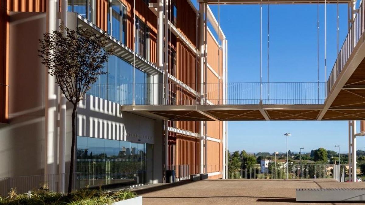 Bringing architectural order to the Arnau de Vilanova Hospital (★★★✩✩)