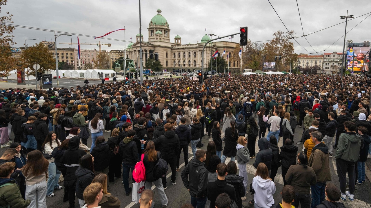 Belgrado aprova lei pró-Trump; Kushner transformará quartel destruído pela OTAN em hotel de luxo.
